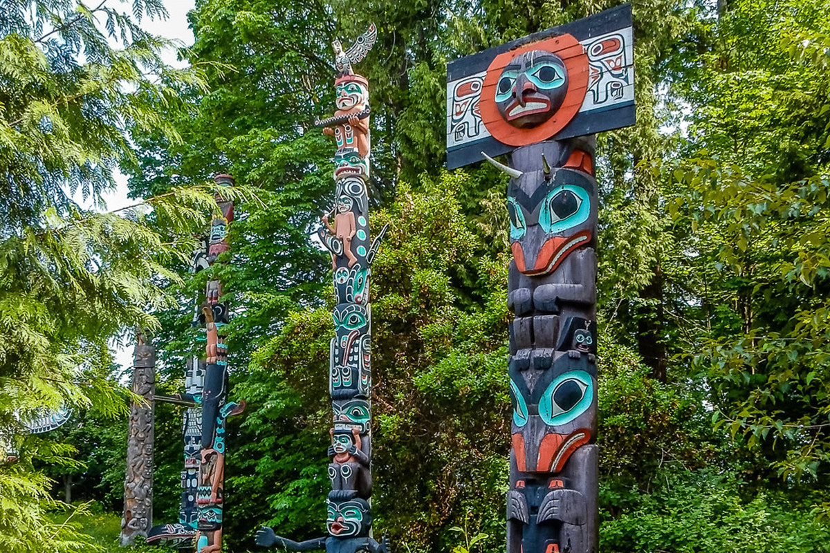 Features Of Good Luck Oriental Totem Pole Mrs Reviews Features Of Good Luck Oriental Totem Pole Mrs Reviews